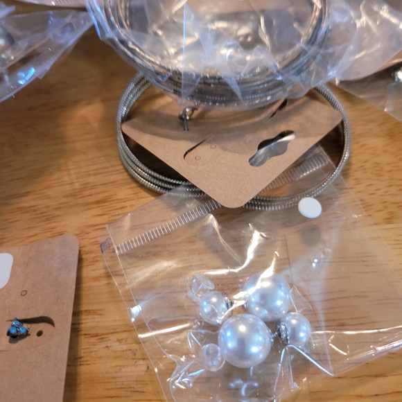 Earings - Picture 11 of 13